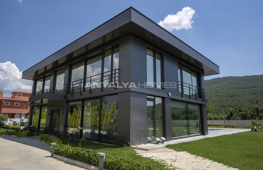 Muğla Menteşe’de Özel Yüzme Havuzlu Satılık Müstakil Villa 1