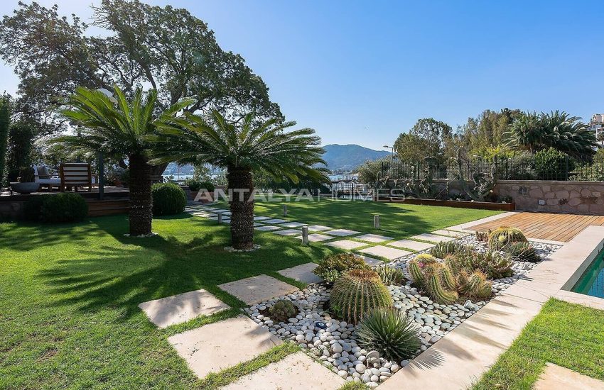 Einzel Villa Am Meer Mit Privatem Pier In Bodrum Gundogan 12