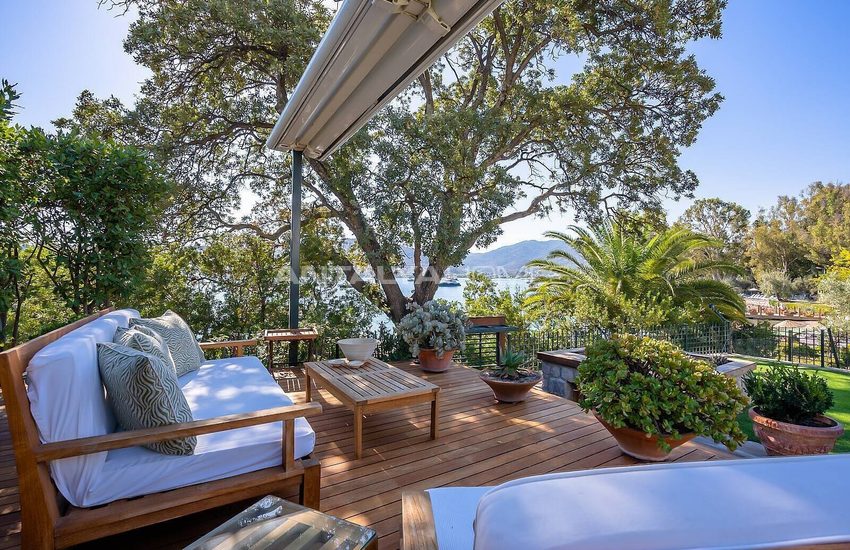 Einzel Villa Am Meer Mit Privatem Pier In Bodrum Gundogan 10