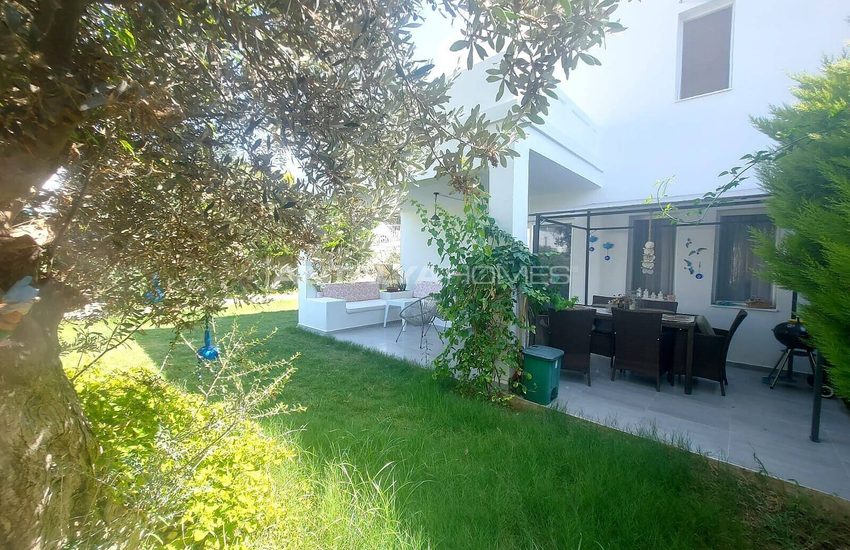 Sea View Semi-detached Villa with Garden in Bodrum Turkbuku 11