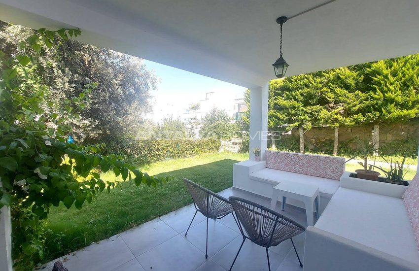 Sea View Semi-detached Villa with Garden in Bodrum Turkbuku 9