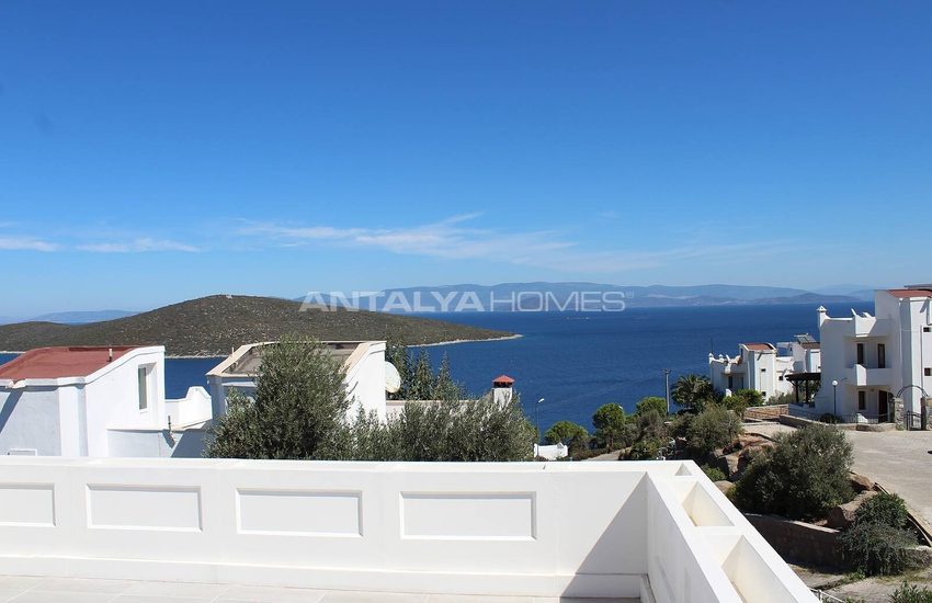 Sea View Semi-detached Villa with Garden in Bodrum Turkbuku 14