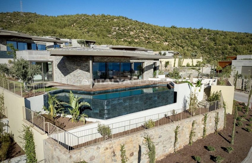 Detached Villas with Unobstructed Sea Views in Bodrum 6
