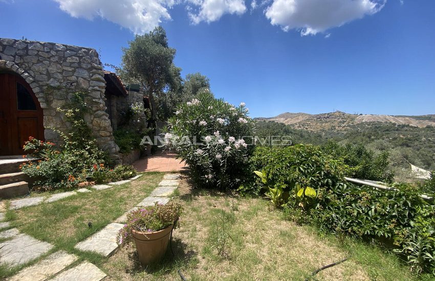 خانه های روستایی در میان فضای سبز در بدروم 18