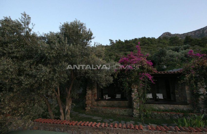 خانه های روستایی در میان فضای سبز در بدروم 7