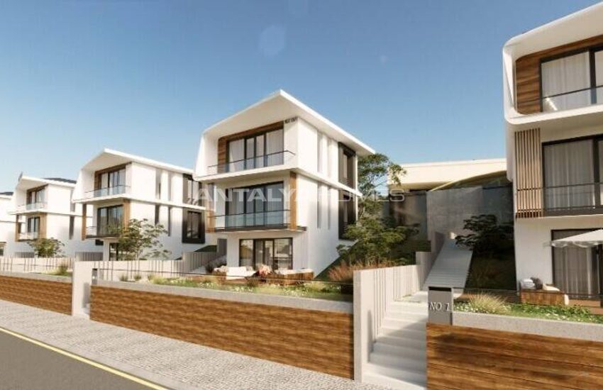 Bodrum Muğla'da Zengin Olanaklı Sitede Tripleks Villalar 2