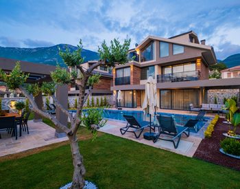 Ölüdeniz'de 3+1 Müstakil Havuz ve Saunalı Satılık Villa 1