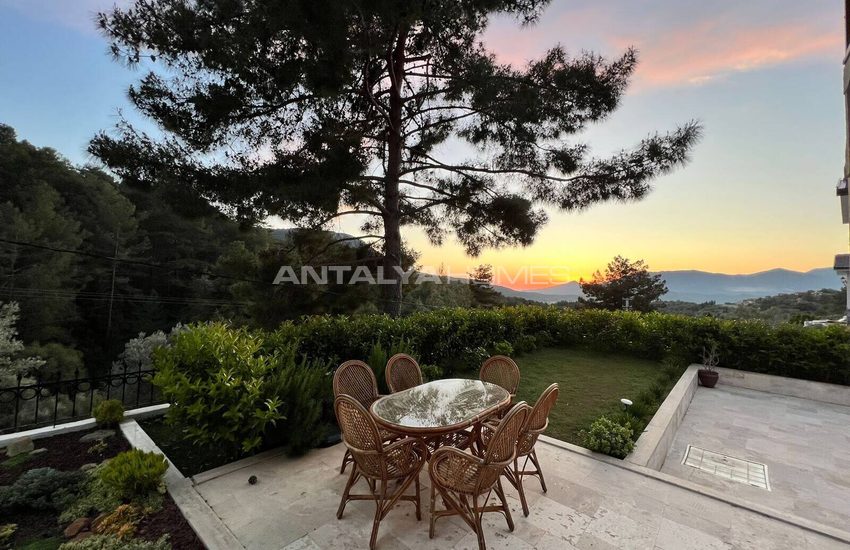 3-slaapkamer Villa Met Grote Tuin En Zwembad In Fethiye