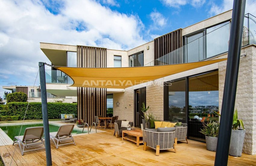 Gemeubileerde Villa Met Zeezicht En Privéstrand In Bodrum 3