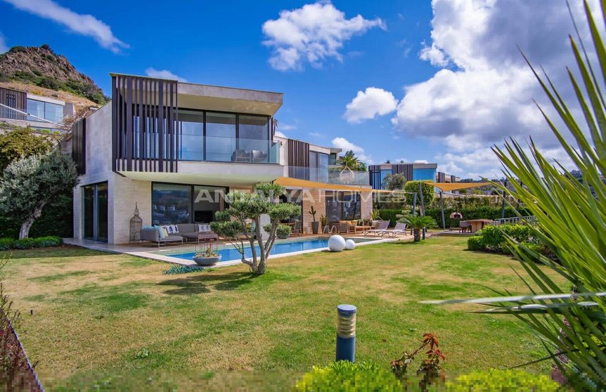 Gemeubileerde Villa Met Zeezicht En Privéstrand In Bodrum 4