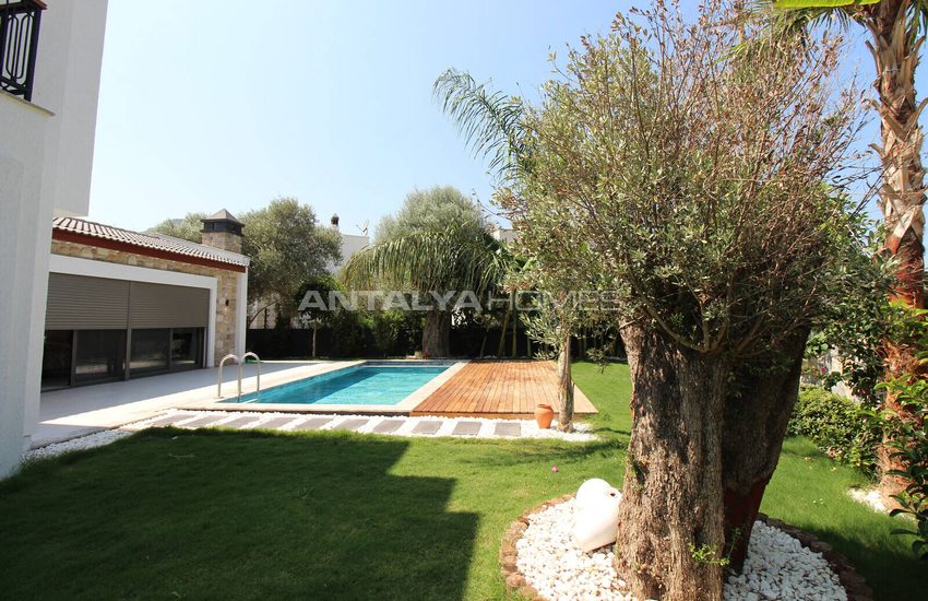 Stylish Villas with Private Pool and Garden in Bodrum 13