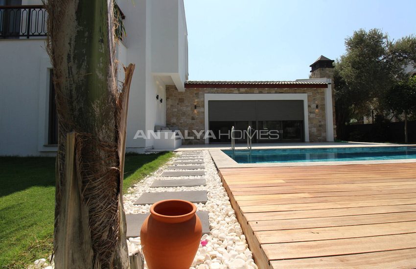 Stylish Villas with Private Pool and Garden in Bodrum 11