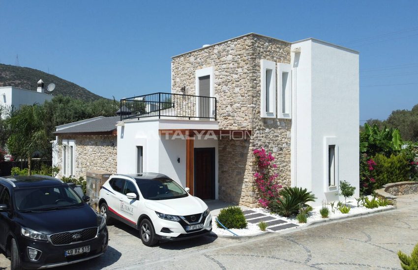 Stylish Villas with Private Pool and Garden in Bodrum 3