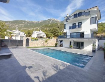 Muğla Fethiye'de Özel Havuzlu Şık Müstakil Villa 1