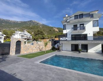Muğla Fethiye'de Özel Havuzlu Şık Müstakil Villa 3