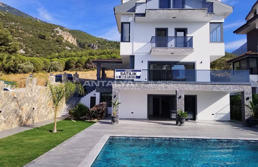 Muğla Fethiye'de Özel Havuzlu Şık Müstakil Villa 1
