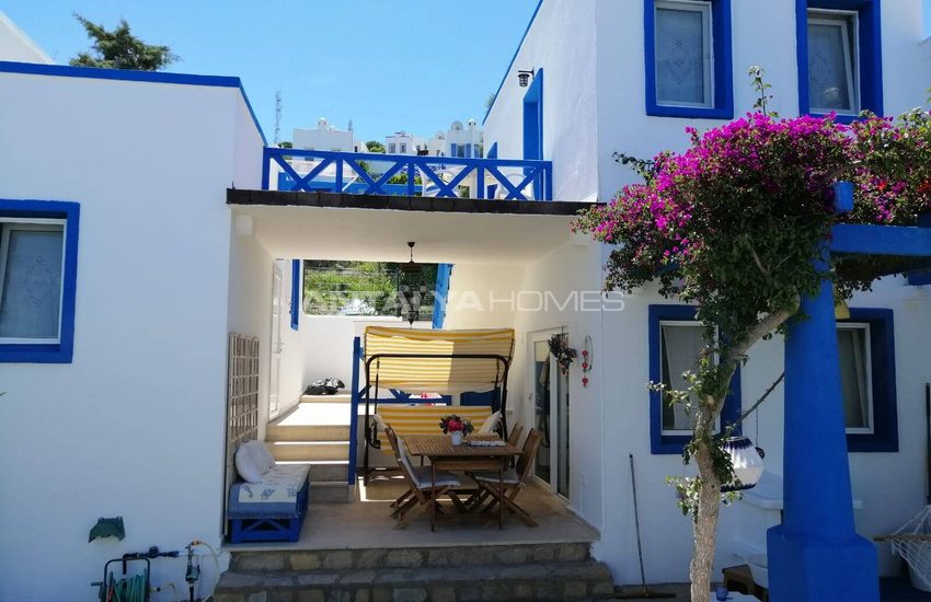 Exquisite Villa with Private Pier in Bodrum Yalıkavak