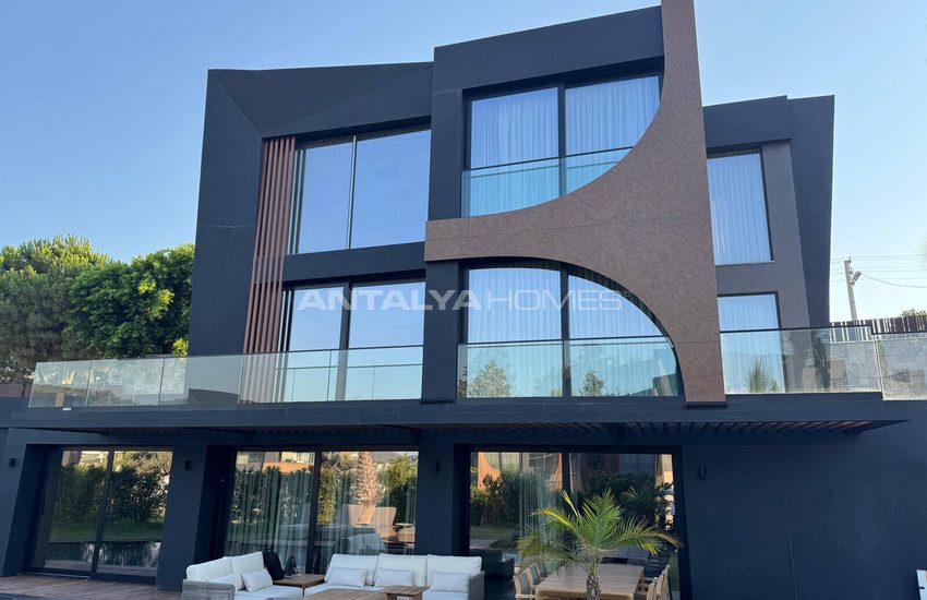 Detached Real Estate with Pool Close to Sea in Bodrum Turkbuku 2