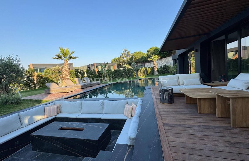 Detached Real Estate with Pool Close to Sea in Bodrum Turkbuku 3