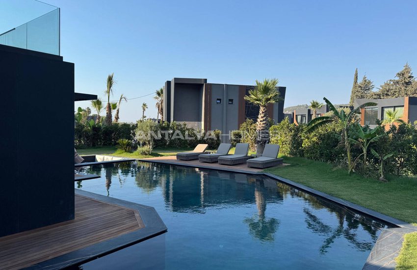 Detached Real Estate with Pool Close to Sea in Bodrum Turkbuku 11