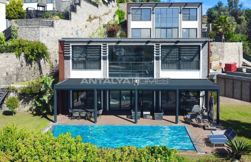 Bodrum Yalıkavak'ta Deniz Manzaralı ve Özel Havuzlu Ev 1