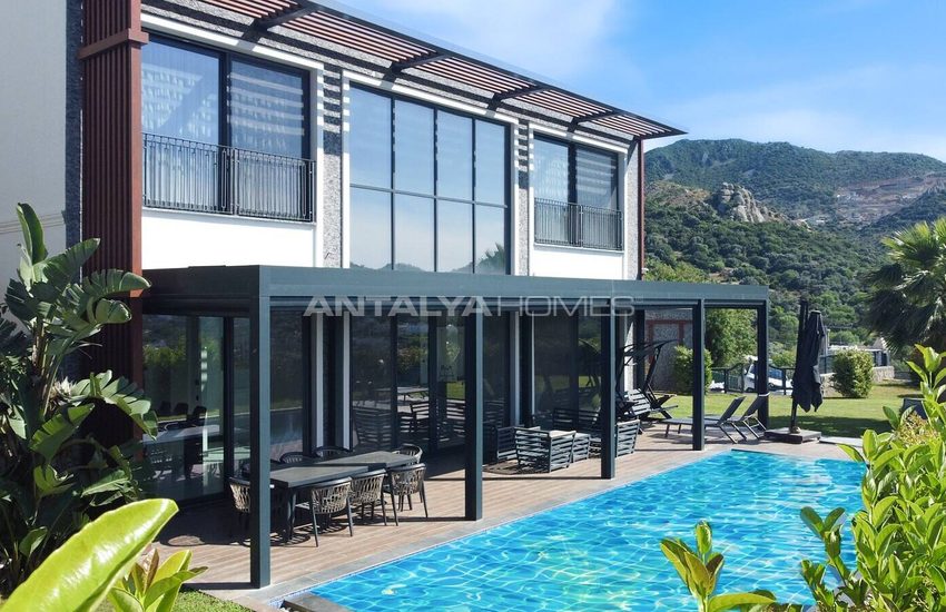 Bodrum Yalıkavak'ta Deniz Manzaralı ve Özel Havuzlu Ev 10