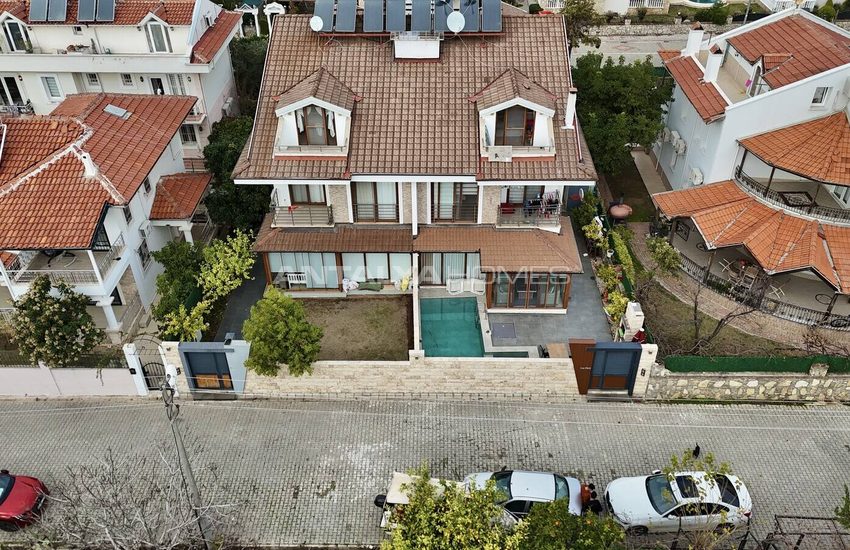 A 3-bedroom Home with a Pool in Fethiye Muğla 7