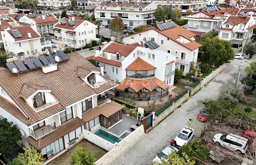 A 3-bedroom Home with a Pool in Fethiye Muğla 8