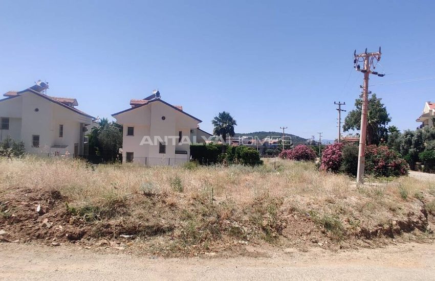 Fethiye Ölüdeniz'de Kısmi Deniz Manzaralı İmarlı Arsa 6