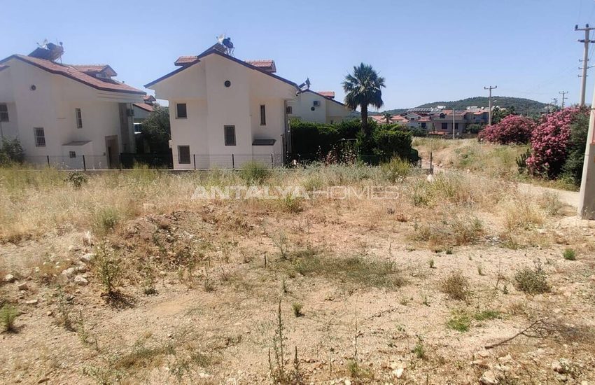 Fethiye Ölüdeniz'de Kısmi Deniz Manzaralı İmarlı Arsa 2