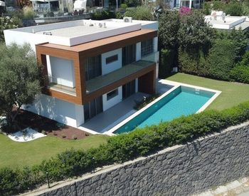 Bodrum'da Denize 400 M Mesafede Havuzlu ve Eşyalı Villa 2