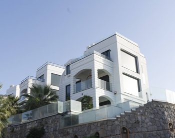 Bodrum'da Marina ve Deniz Manzaralı Havuzlu Ev 3