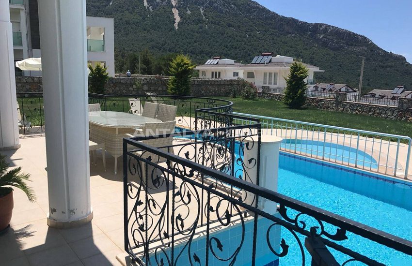 Maison Sur Un Terrain De 1500 M² À Fethiye Ölüdeniz 10