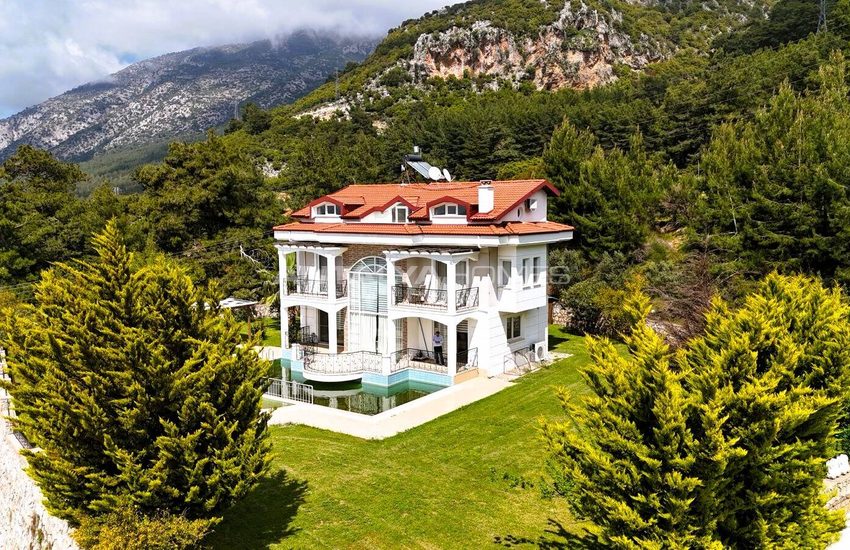 Maison Sur Un Terrain De 1500 M² À Fethiye Ölüdeniz 3