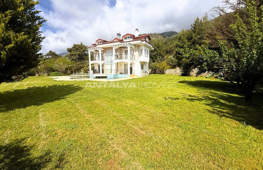 Maison Sur Un Terrain De 1500 M² À Fethiye Ölüdeniz 1