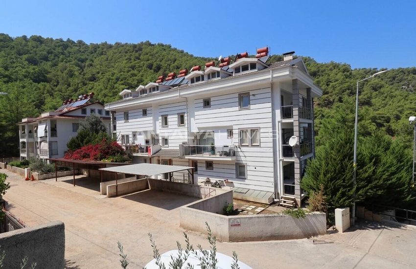 Fethiye'de Doğa Manzaralı 3 Yatak Odalı Ters Dubleks Daire