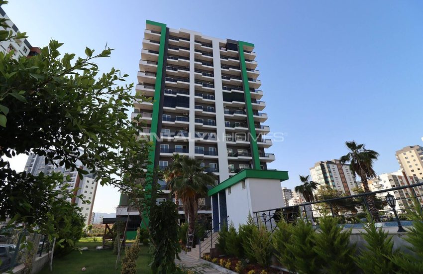 Mersin Mezitli'de Olanaklara Yakın Konumda Satılık 1+1 Daireler 4