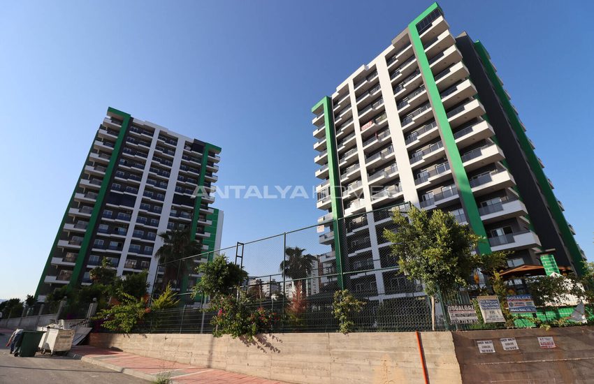 Mersin Mezitli'de Olanaklara Yakın Konumda Satılık 1+1 Daireler 1