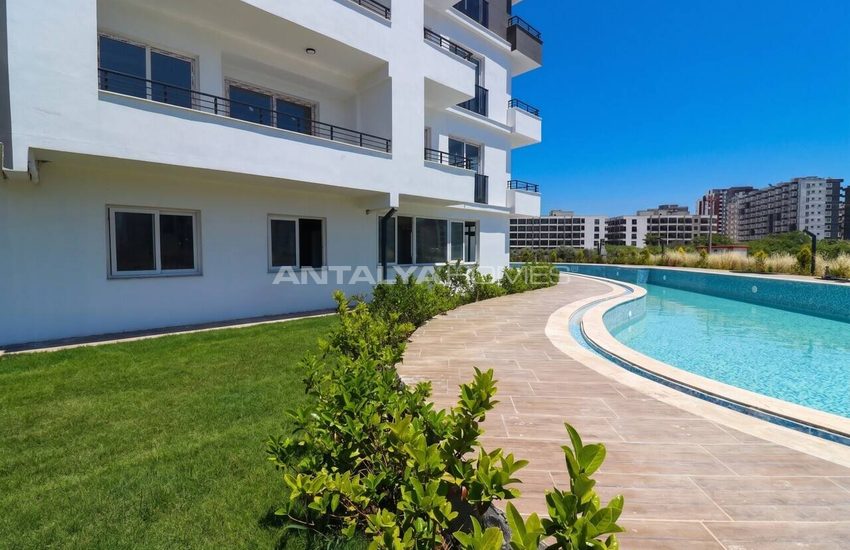 Apartments Within Walking Distance of the Beach in Mersin Tomuk 8