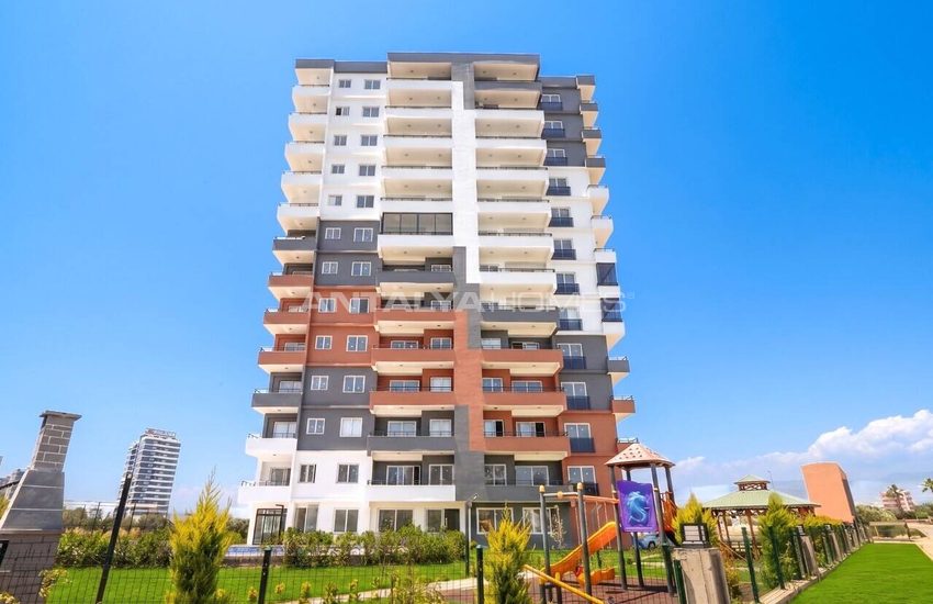 Apartments Within Walking Distance of the Beach in Mersin Tomuk 1