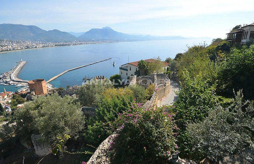 Antique Mansion Inside the Walls of Alanya Castle 13