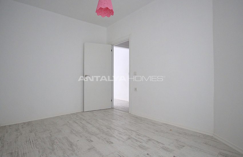 Centrally Located Cheap Apartments in Antalya 16