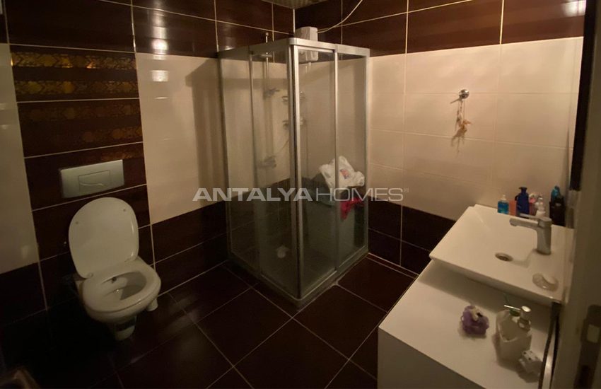 Affordably Priced Apartment in a Complex in Antalya 6