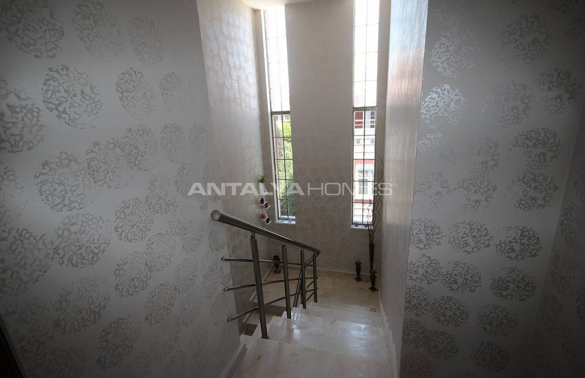 Triplex Hem Med En Privat Trädgård Och En Pool I Belek 35
