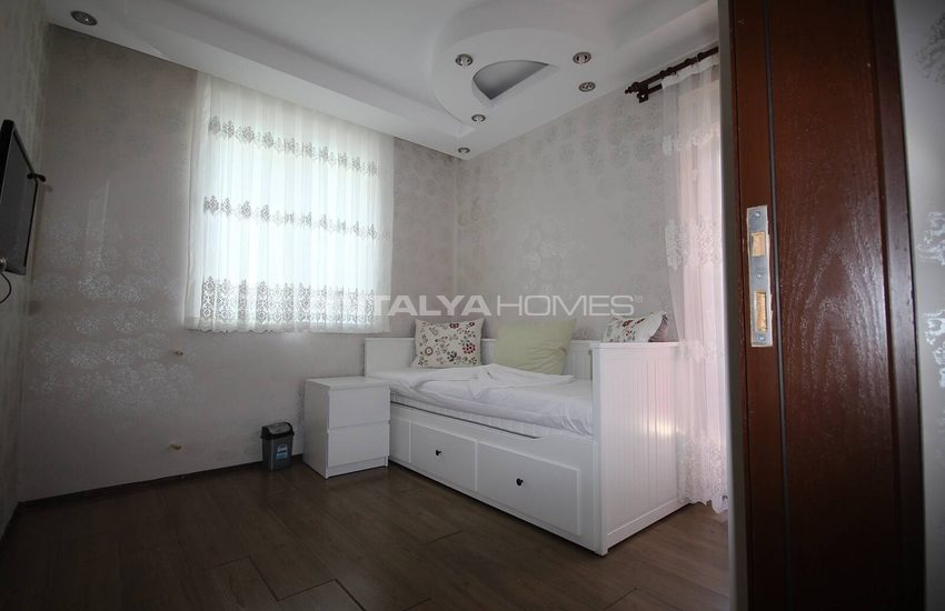 Triplex Hem Med En Privat Trädgård Och En Pool I Belek 25