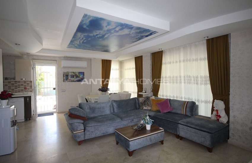 Triplex Hem Med En Privat Trädgård Och En Pool I Belek 15