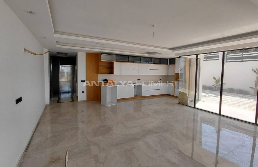 Castle and Sea View Villas with Private Pools in Alanya 19