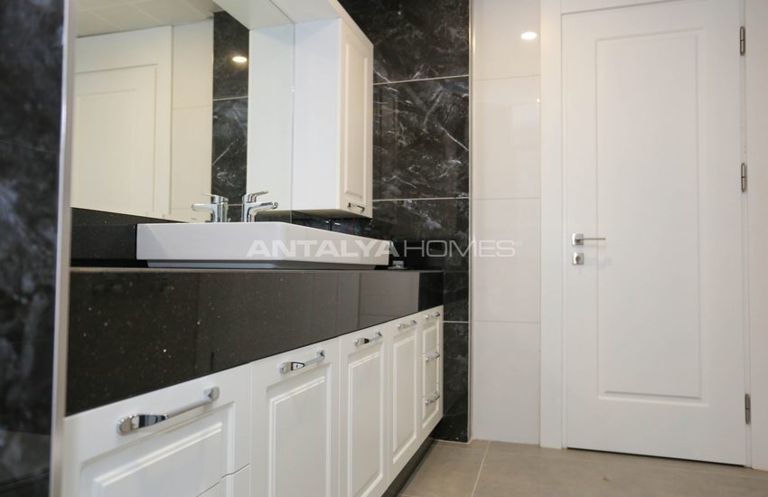 Luxury Apartments with Rich Interior Features in Konyaalti 43