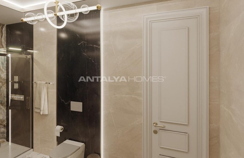 Alanya’da Deniz ve Kale Manzaralı Neoklasik Villa 10