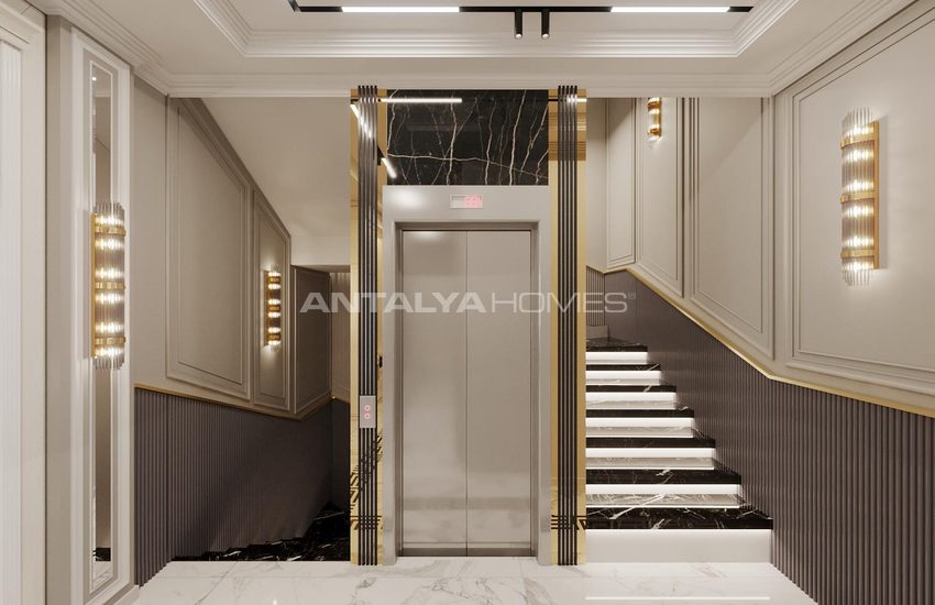 Alanya’da Deniz ve Kale Manzaralı Neoklasik Villa 15